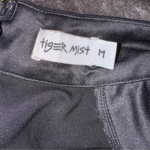 Tiger Mist Sexy Little Black Cut Out Sweetheart Party Long Sleeve Dress Medium - Picture 8 of 8